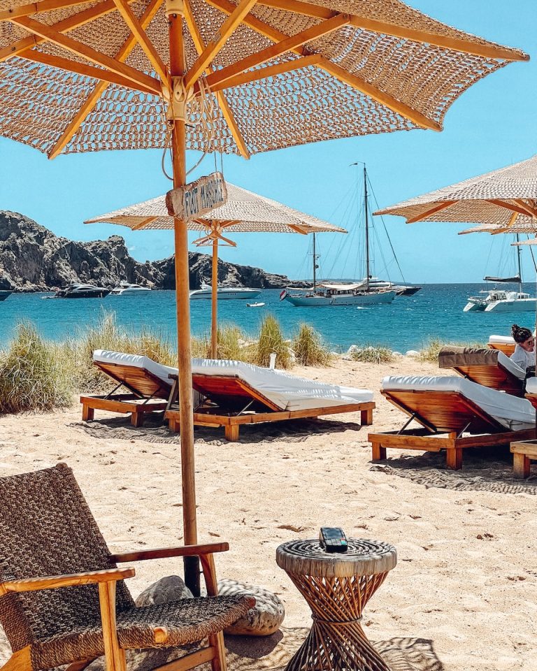 Un week-end inoubliable à Ibiza en septembre : guide complet pour un séjour réussi en famille ou entre amis
