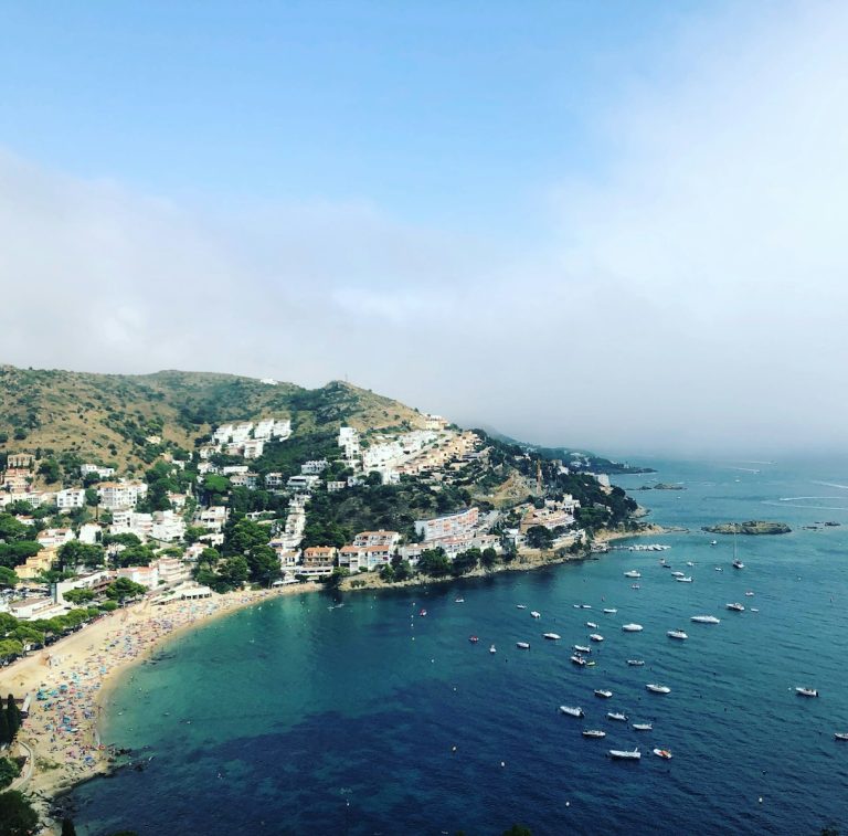 Roses espagne : découvrez la perle de la costa brava