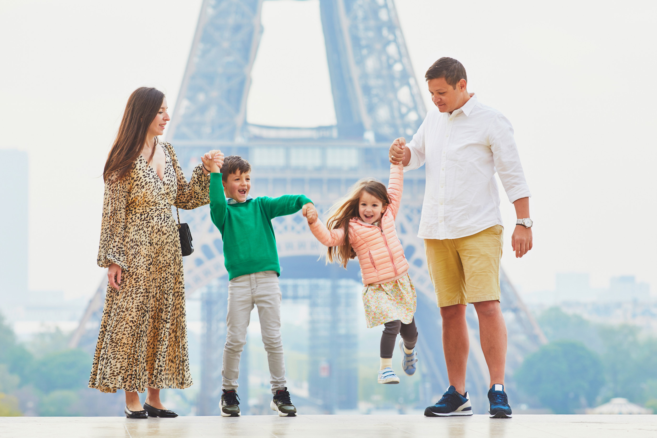 Vacances en famille à Paris : pourquoi choisir un Airbnb dans le 16e ?